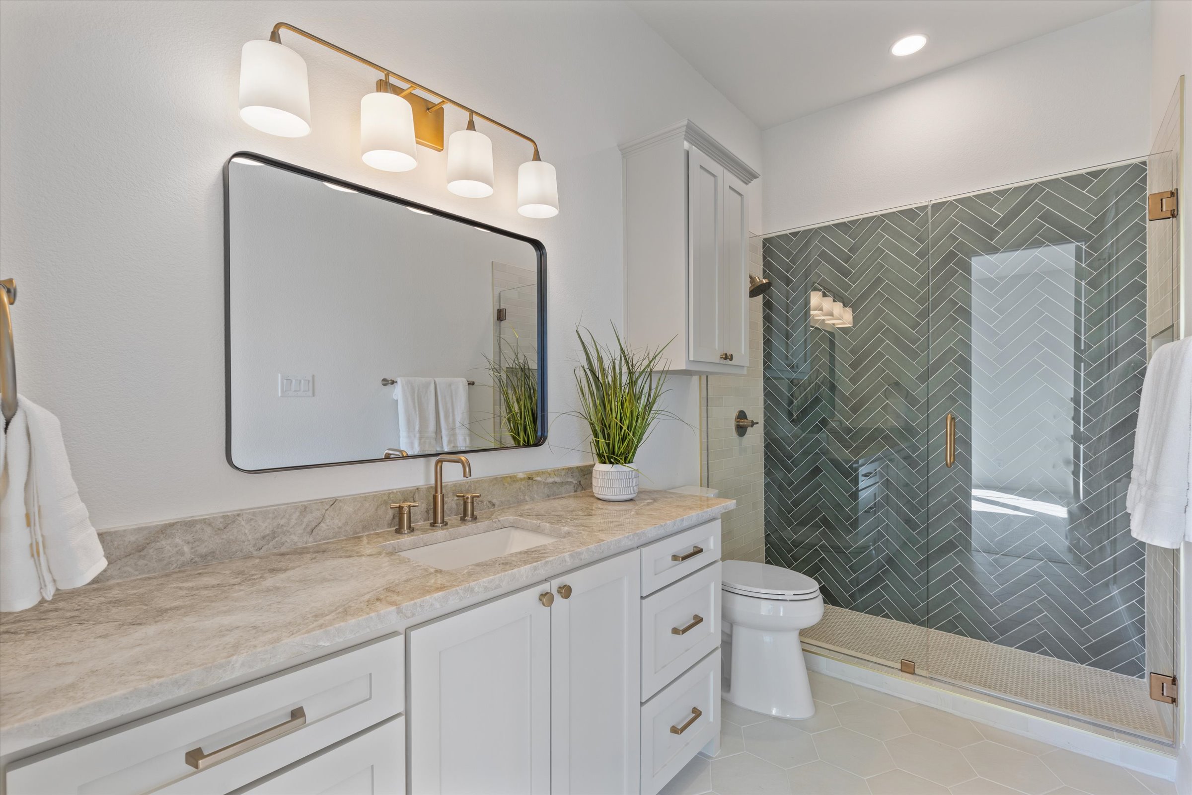 Luxury Master Bath - Bathroom project by Aspen Group